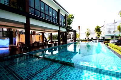 ทาวน์โฮมให้เช่า : For Rent: Baanklangmuang Townhouse corner unit. 3 Floors, 3 Bed, 3 Baths