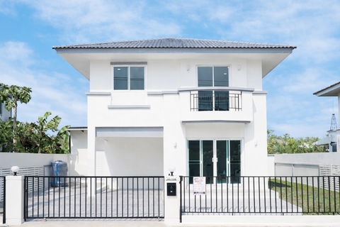 ขายราคาพิเศษ บ้านเดี่ยว 2 ชั้น ม.อิงลดา ขนาด 52.2 ตร.ว. 4 ห้องนอน 2 ห้องน้ำ หลังใหญ่ ถนนเมน  พร้อมเฟอร์  รีโนเวทใหม่ทั้งหลัง [ลำลูกกา-คลอง 4]