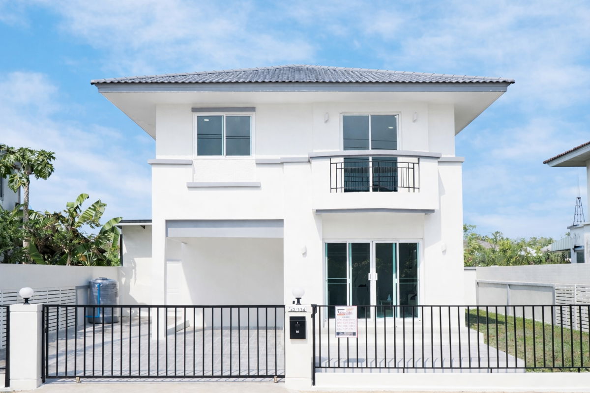 รูป ขายราคาพิเศษ บ้านเดี่ยว 2 ชั้น ม.อิงลดา ขนาด 52.2 ตร.ว. 4 ห้องนอน 2 ห้องน้ำ หลังใหญ่ ถนนเมน  พร้อมเฟอร์  รีโนเวทใหม่ทั้งหลัง [ลำลูกกา-คลอง 4] - รูปที่ 1/49