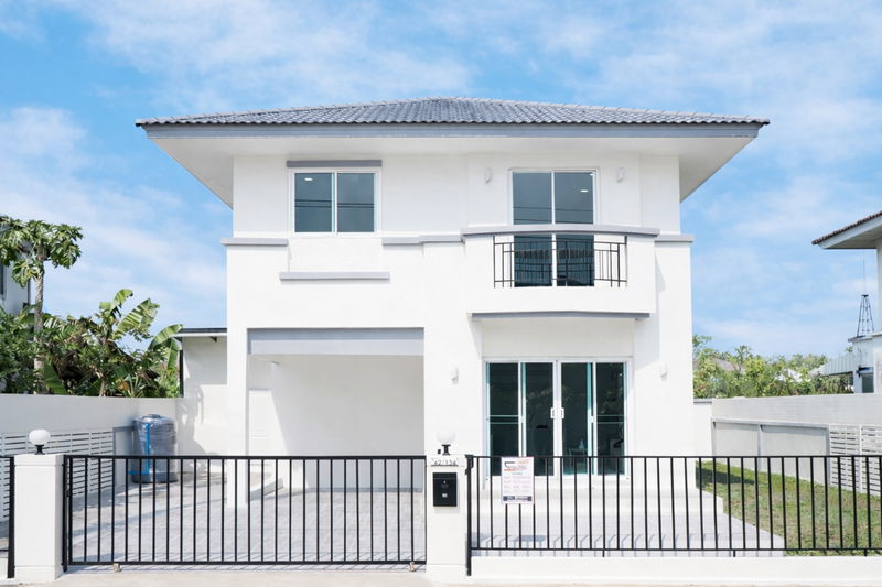 ขายบ้านเดี่ยว : ขายราคาพิเศษ บ้านเดี่ยว 2 ชั้น ม.อิงลดา ขนาด 52.2 ตร.ว. 4 ห้องนอน 2 ห้องน้ำ หลังใหญ่ ถนนเมน  พร้อมเฟอร์  รีโนเวทใหม่ทั้งหลัง [ลำลูกกา-คลอง 4]