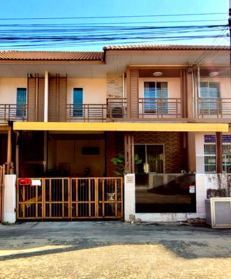 ทาวน์โฮม เมืองสมุทรสาคร สมุทรสาคร : ขายทาวน์เฮ้าส์สภาพใหม่ 2 ชั้น 4 ห้องนอน 2 ห้องน้ำ 2 ที่จอดรถ ไอลีฟ ทาวน์ พระราม 2 กม.18 (เจ้าของประกาศขายเอง ไม่ผ่านนายหน้า) ราคา 2.3 ล้านบาท 