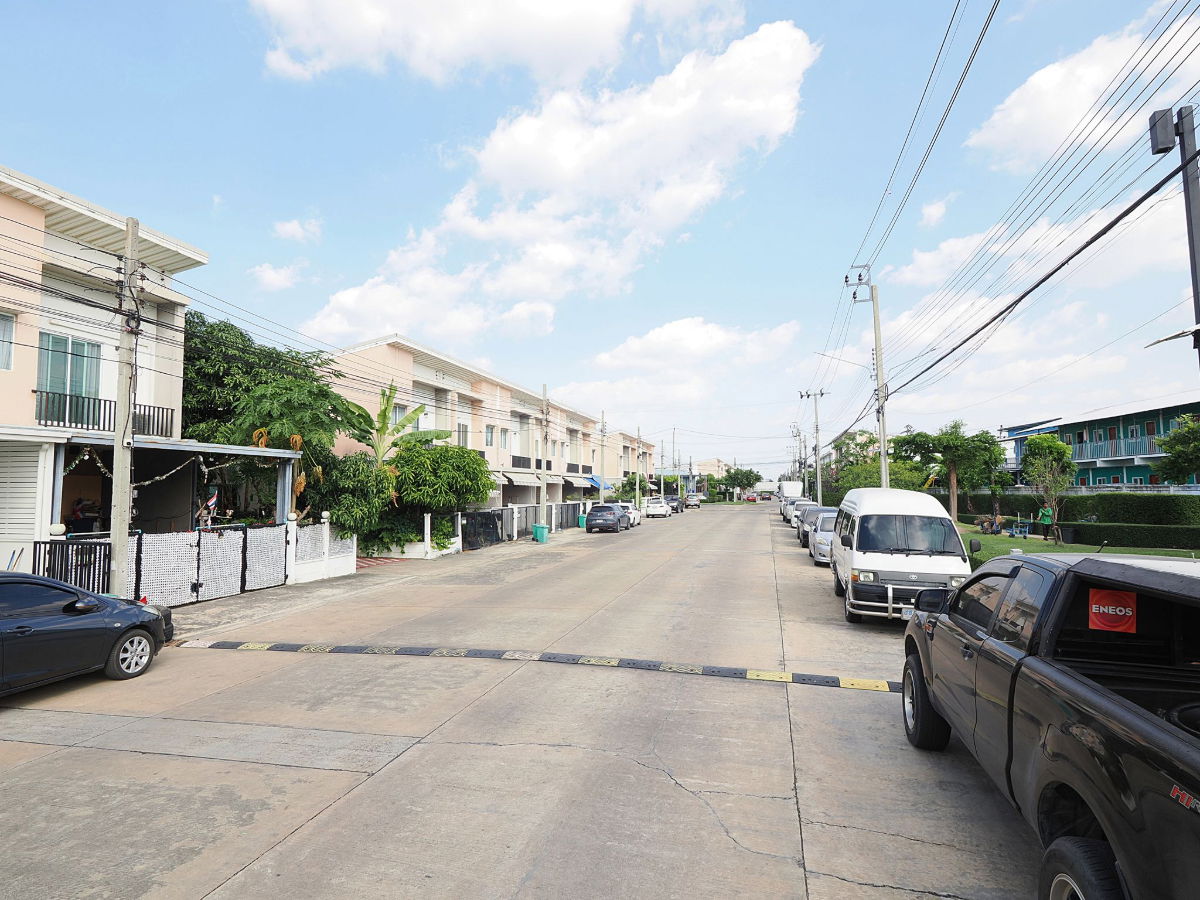 รูป ขายราคาพิเศษ ทาวน์เฮ้าส์ 2 ชั้น ม.พลีโน่ 20.6 ตร.ว. 3 ห้องนอน 2 ห้องน้ำ ต้นโครงการ ถนนเมน บ้านหน้ากว้าง ฟังชั่นดี พร้อมเฟอร์ [รัตนาธิเบศร์-ชัยพฤกษ์] - รูปที่ 33/38