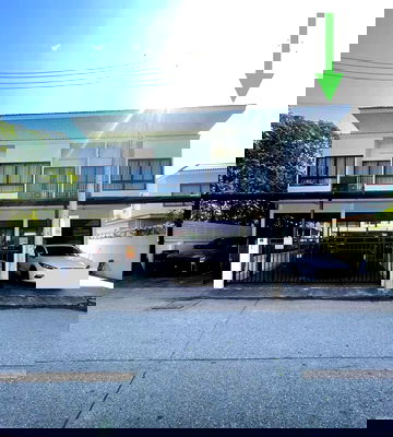 Townhouses for rent Charoen Thai Post Office Chiang Mai : 📢 Townhome for Rent – Fully Furnished | Pet Friendly 🐶🐱 ✨ 5-meter wide frontage | Private parking inside the house ✨