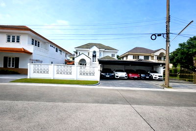 เช่าบ้านเดี่ยว วิทยาลัยนานาชาติราฟเฟิลส์ : นิมิตรใหม่1-10 ตลาดมีนบุรี 1.6 กม. เช่าบ้านเดี่ยว 2ชั้น 5นอน โลตัส บิ๊กซี สุวินทวงศ์ 2.4 กม. 3 น้ำ 100 ตร.ว. 300 ตร.ม.