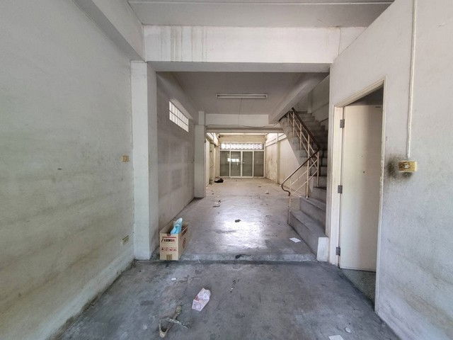 รูป B13524 ขายตึกแถว ถนนหนองปรือ-บึง ตำบลบึง อำเภอศรีราชา ชลบุรี - รูปที่ 3/8