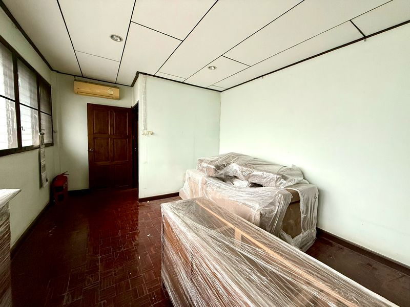 รูป ให้เช่า บ้านเดี่ยว สุขุมวิท 26 ซอยสงบ ปลอดภัย ใกล้ร้านอาหาร Michelin Star ชื่อดัง ที่ดิน 95 ตร.ว. พื้นที่ใช้สอย 260 ตร.ม.  - รูปที่ 12/18