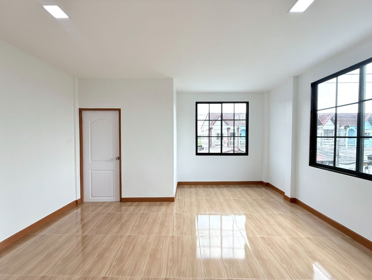 รูป ทาวน์เฮ้าส์ หลังมุม รีโนเวทใหม่ ทำเลดี หมู่บ้าน เหมชาติ  ซ.เลียบวารี 59  ถ.เลียบวารี โคกแฝด หนองจอก เฟอร์นิเจอร์สวยๆ - รูปที่ 21/31