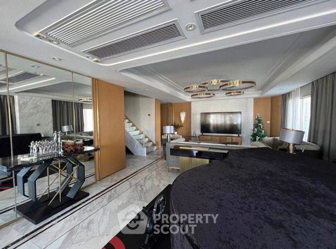 3-BR Condo at Le Raffine Sukhumvit 24 Condominium near BTS Phrom Phong (ID 2623133)