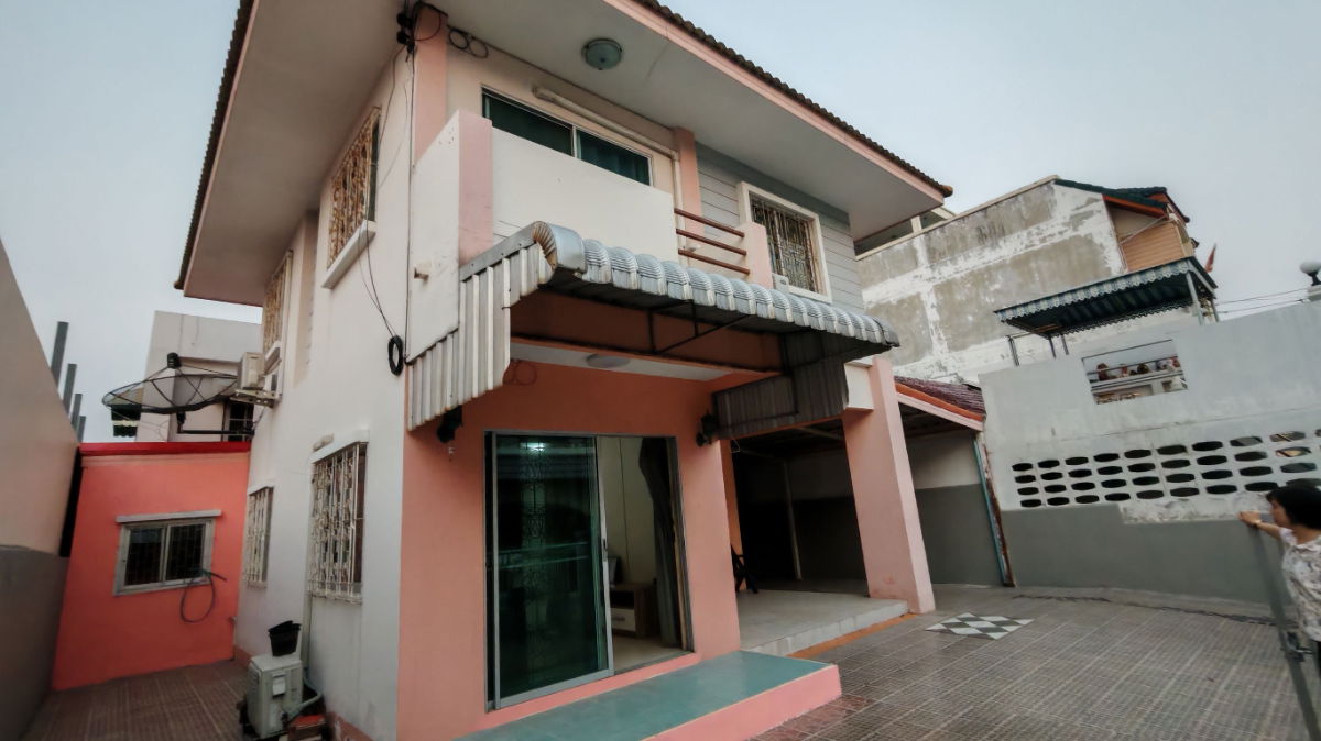 รูป 🚗 บ้านเดี่ยว 40 ตร.วา ใกล้ BTS | จอดได้ 4 คัน | เข้า–ออกสะดวกมาก! - รูปที่ 1/11