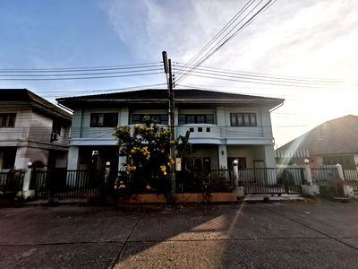 Houses for sale Samyan Market Klaeng : FOR SALE  HOUSE PROPERTY  3520000 BAHT.