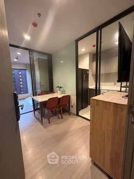 picture 35 Sqm 1-BR High-Floor Condo At Life Asoke - Rama 9, 300m To MRT Phra Ram 9 (ID 2620954) - 2/10