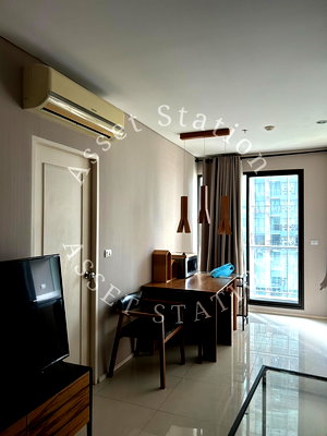 Condos for rent Early Sukhumvit : 🏢 Condo for rent, Villa Asoke, newly renovated unit, very affordable!! | MRT Phetchaburi 🚝