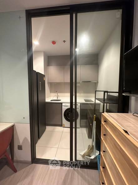 picture 35 Sqm 1-BR High-Floor Condo At Life Asoke - Rama 9, 300m To MRT Phra Ram 9 (ID 2620954) - 1/10