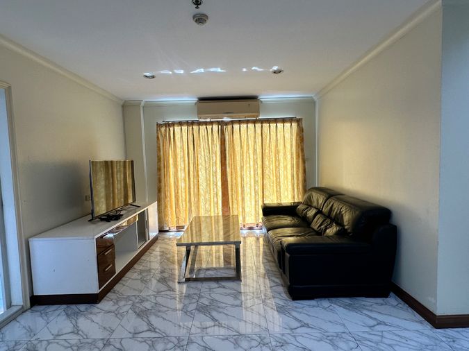 ให้เช่า 2 ห้องนอน ตึก A ชั้น 27 ขนาด 68 ตรม ราคา 18,000 บาท