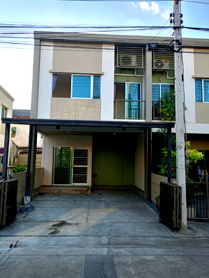 เช่าทาวน์โฮม ปทุมธานี : ให้เช่า ทาวน์โฮมหลังมุม ลุมพินีทาวน์วิลลล์รังสิตคลอง 2  ต้นโครงการ ทิศตะวันออก ใกล้ถนนใหญ่ 