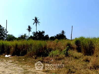 Land for sale Pornprapanimit Road : 1,200 m² Land for Sale close to Pattaya (ID 2623128)