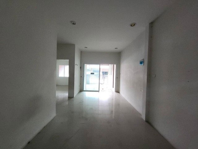 รูป BP00982 ขายทาวน์เฮ้าส์ หมู่บ้านแผ่นดินทอง ลิฟวิ่ง โฮมส์ 2 ระยอง - รูปที่ 8/8