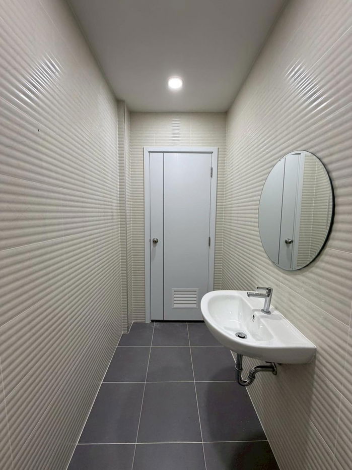 รูป R032 🏠 ขายด่วน  อาคารพาณิชย์ 3 ชั้น ทำเลทอง ซอยนนทบุรี 46 (ซอยไทยานนท์)  ทำเลดีมาก ใกล้ปากซอย เพียง 3.99 M พร้อมฟรีโอน - รูปที่ 11/38