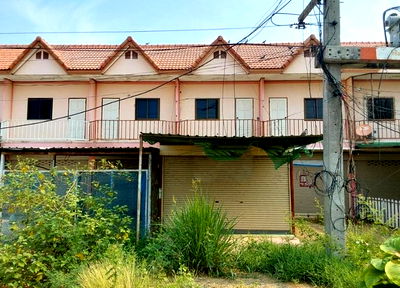 Shophouses for sale Bang Mun Nak Phichit : FOR SALE  COMMERCIAL BUILDING PROPERTY  1210000 BAHT.