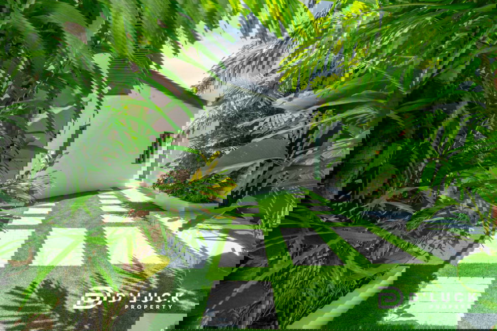 รูป ขายพูลวิลล่าหรูพัทยา 3 ชั้น ใกล้ทะเลจอมเทียนเพียง 300 เมตร ความเป็นส่วนตัวเหนือระดับ พร้อมสระว่ายน้ำส่วนตัวระบบเกลือผสมคลอรีน + สวนทรอปิคอลร่มรื่น - รูปที่ 33/33