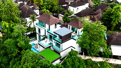 บ้านเดี่ยว ชลบุรี : ขายพูลวิลล่าหรูพัทยา 3 ชั้น ใกล้ทะเลจอมเทียนเพียง 300 เมตร ความเป็นส่วนตัวเหนือระดับ พร้อมสระว่ายน้ำส่วนตัวระบบเกลือผสมคลอรีน + สวนทรอปิคอลร่มรื่น