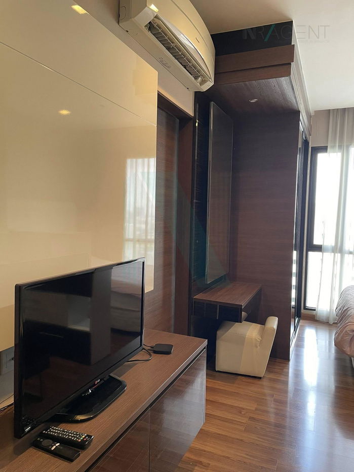 รูป 📌 ให้เช่าคอนโด ไอวี่ แอมพิโอ รัชดา อาคาร 1 ชั้น 23 สตูดิโอ ขนาด 31 ตรม ใกล้ ห้างสรรพสินค้า Esplanade - รูปที่ 1/8