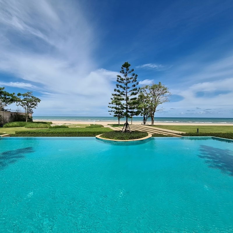 ขายบ้านเดี่ยว : บ้านชะอำริมทะเล 3ห้องนอน 4 ห้องน้ำ มีห้องแม่บ้าน ขายถูก 31.5 ล้านบาท Line ID:Pompaduar