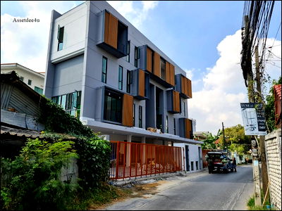 เช่าโฮมออฟฟิศ เขตจตุจักร : โฮมออฟฟิศรัชดา AF025 ให้เช่าโฮมออฟฟิศ 3.5 ชั้น ย่านรัชดา พื้นที่ใช้สอย 300 ตร.ม. ซอยรัชดา32 ใกล้MRTลาดพร้าว