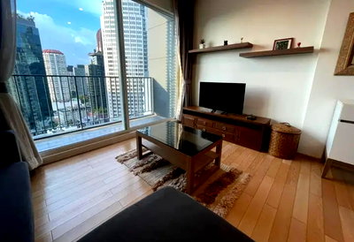 Condos for rent : 🌟 Siri at Sukhumvit 
Size 70 SQ.M Type 2 Bedroom 2 Bathroom On the 24th Floor 
Rental.60,000 THB