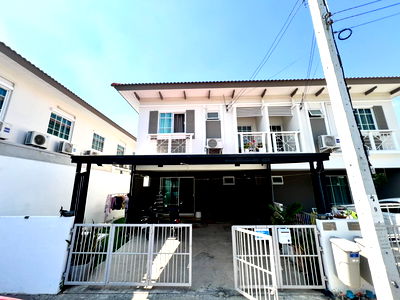 Twin houses for sale Samut Prakarn : CS155  📍Selling a 2-story twin house in I-Leaf Prime Pracha Uthit 90 village for only 2.85 million baht.