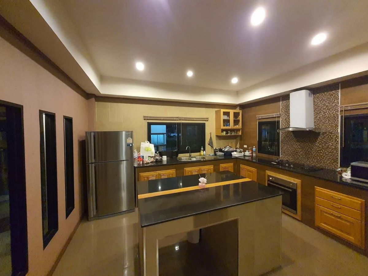 รูป ให้เช่าบ้านพร้อมอยู่ 2 ชั้นครึ่งสุดหรูขนาดใหญ่ พร้อมดาดฟ้าชมวิวดอยสุเทพ-เมืองเชียงใหม่ (R896) T.0946511456 - รูปที่ 9/14