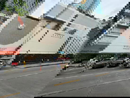 รูป ขาย!! อาคารพาณิชย์ 4.5 ชั้น สุขุมวิท 19 ใกล้ BTS อโศก และ MRT สุขุมวิท - รูปที่ 2/3