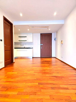 ขายคอนโด : ขาย คอนโด Noble 09 Ruamrudee (โนเบิล 09 ร่วมฤดี) 57 ตรม 1 นอน 1 น้ำ ชั้น 4 ใกล้ BTS เพลินจิต 350 เมตร