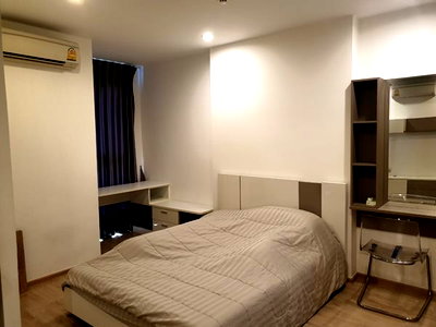 Condos for rent : Ideo Q Chula Samyan【𝐑𝐄𝐍𝐓】🔥A clean, modern-designed room that looks organized and tidy.🔥 Contact Line ID: @hacondo
