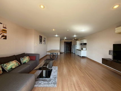 ขาย รวี วารีเรสซิเดนซ์ คอนโดหรู Low-rise มีเพียง 8 ชั้น ใจกลางนิมมานซอย 15 (C415) T.0946511456