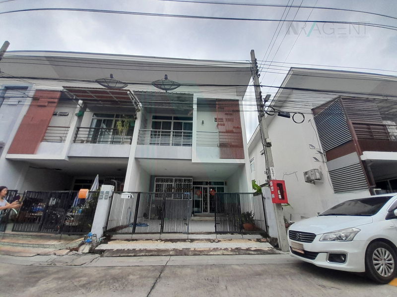 Townhouses for sale : 📌 For Sell Town house THE MIRACLE SATHORN-KALLAPAPRUEK 2-story 3 bedroom 3 bathroom