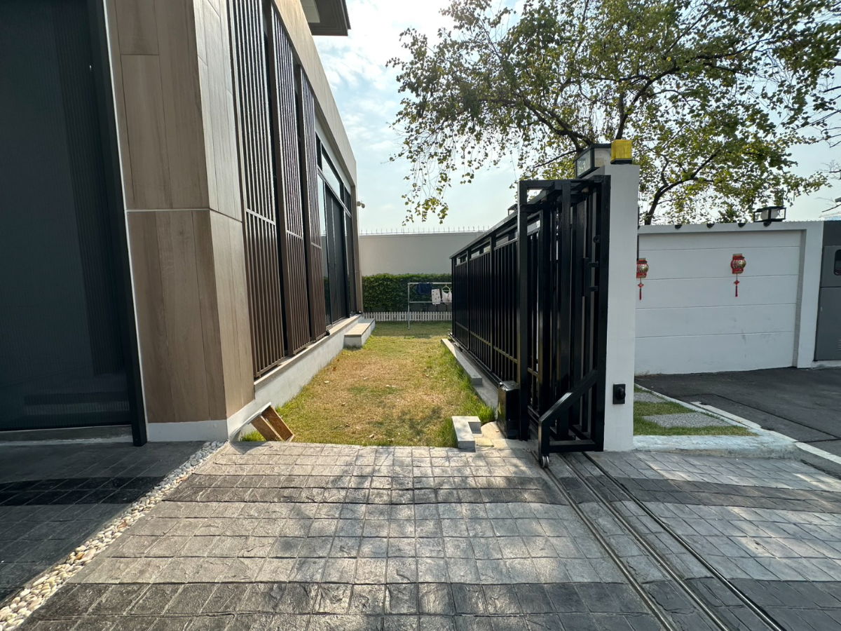 รูป ขายบ้านเดี่ยวหรู Bangkok Boulevard Bangna Km.5 ตกแต่ง Built-in ทั้งหลัง พร้อมเข้าอยู่ มูลค่าการตกแต่งกว่า 3 ล้านบาท!! - รูปที่ 24/31