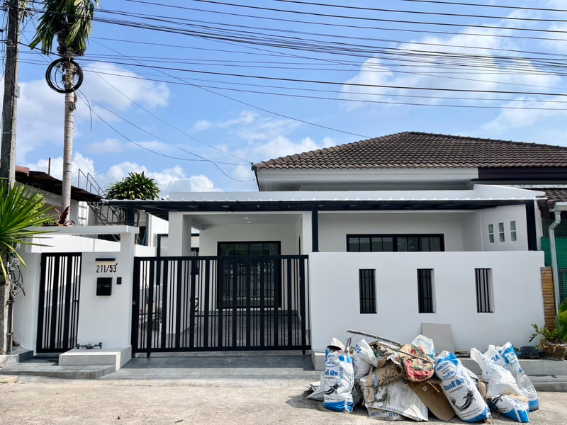 ขายบ้านแฝด : ขายบ้านตะวันแพลส หลังกลาง ทำเลดี 