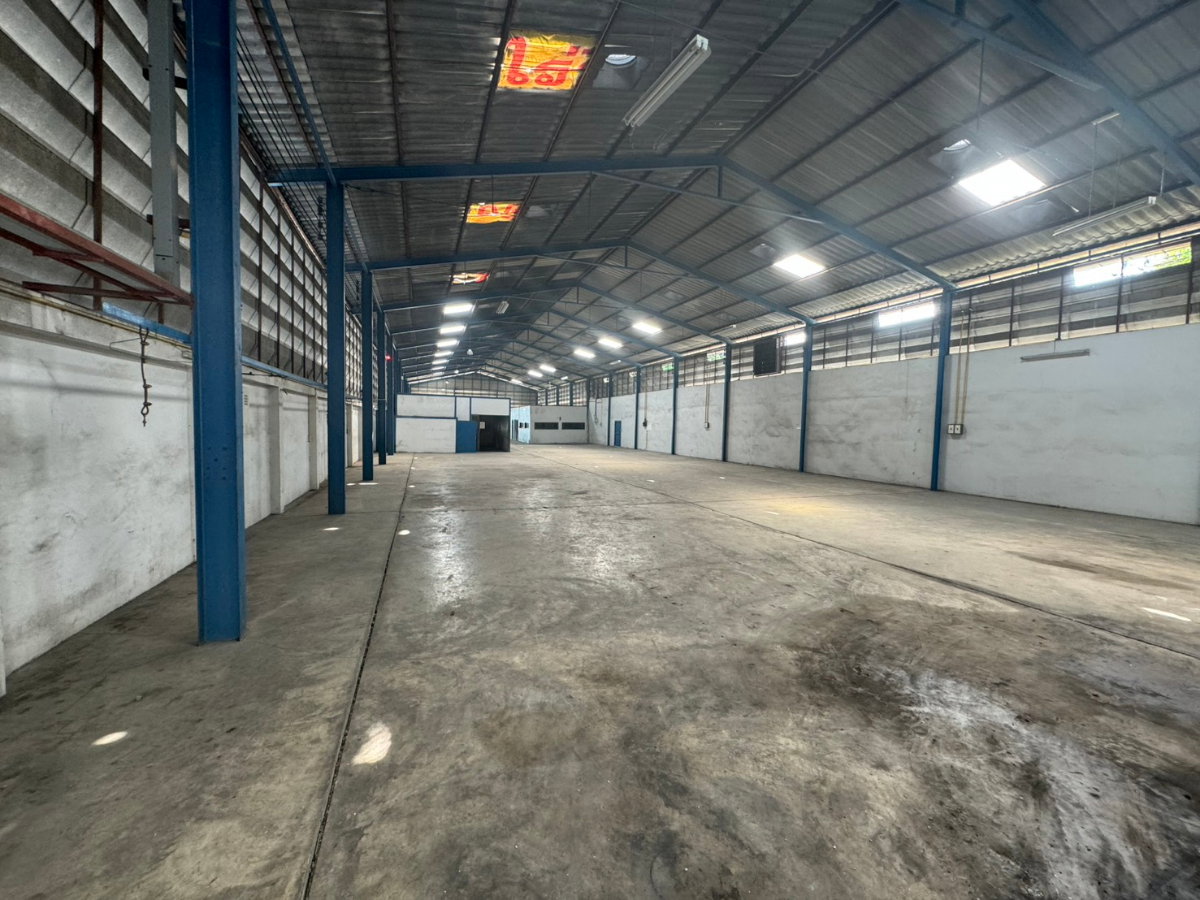Warehouse For Rent in Om Yai, zoned purple, with Factory Permit 4 for plastic injection molding.