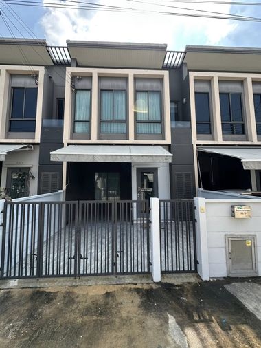 House for rent in Pleno Sukhumvit-Bangna, behind Mega Bangna.