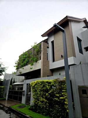 ขายบ้านเดี่ยว : ขายบ้านเดี่ยว 2 ชั้น Private Nirvana Residence North พร้อมอยู่ ใกล้ Central EastVille