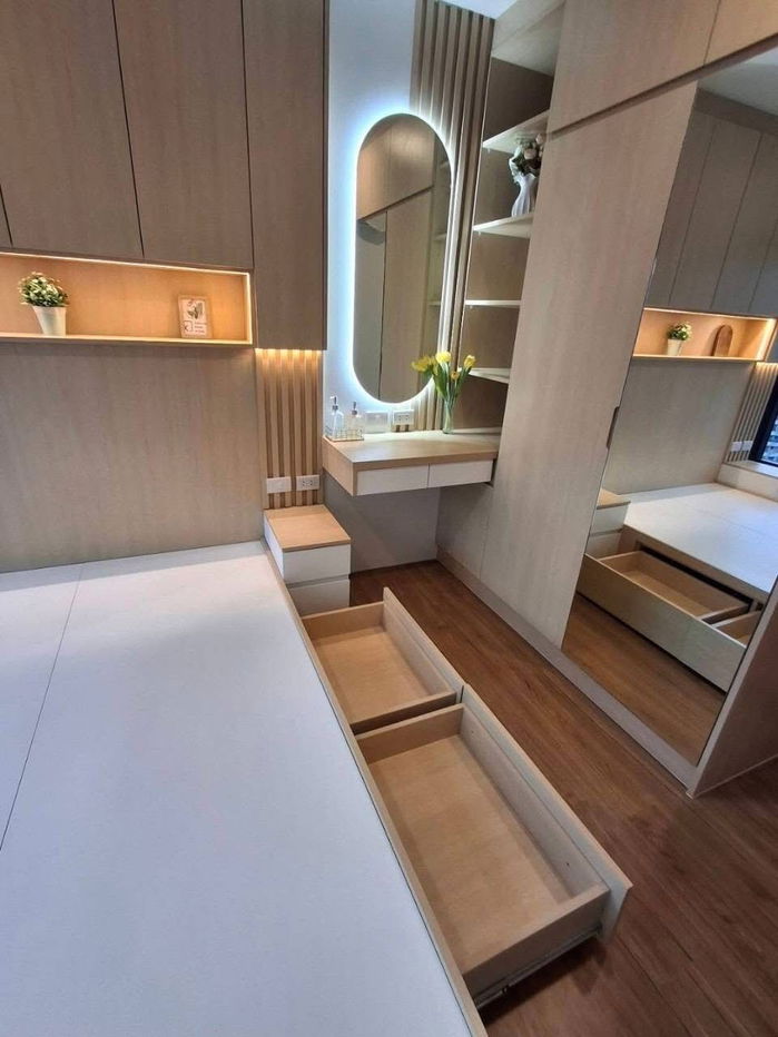 picture THE LINE VIBE           Phahonyothin - 8/14