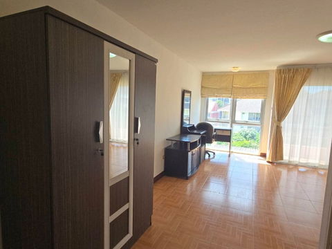 คอนโดหลังห้างแหลมทอง ใกล้ม. บูรพา เพียง 5,000 บาท