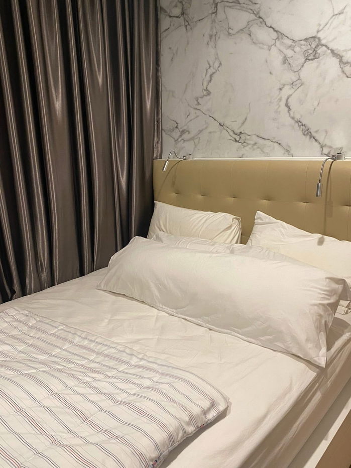 picture #R9233 🎉 090269 Condo for Rent: The Tree Interchange - 2/11