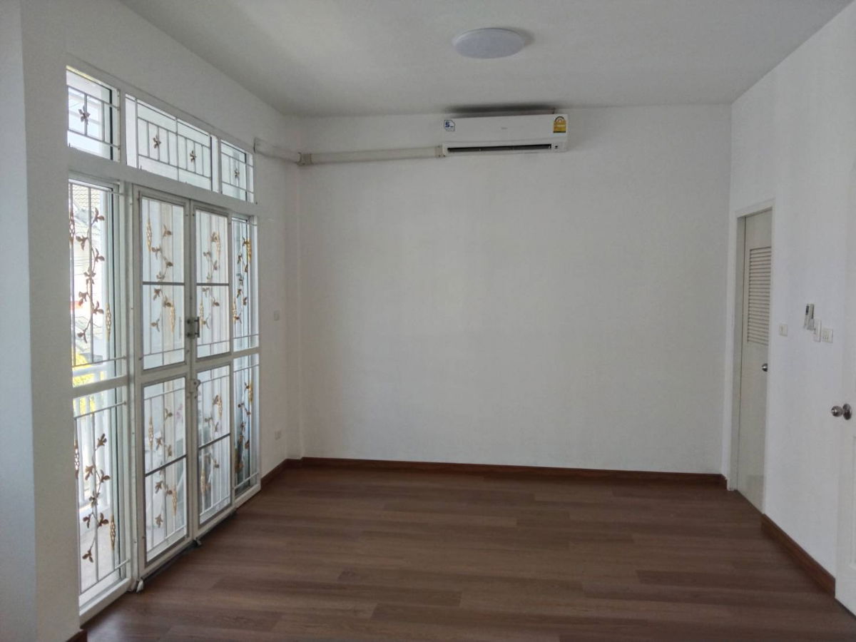 รูป ขายทาวน์เฮาส์ 2 ชั้น โครงการสิรภัทร 2 นนทบุรี ทำเลดี เดินทางสะดวก ใกล้สถานีรถ ไฟฟ้าสายสีม่วง - รูปที่ 6/14