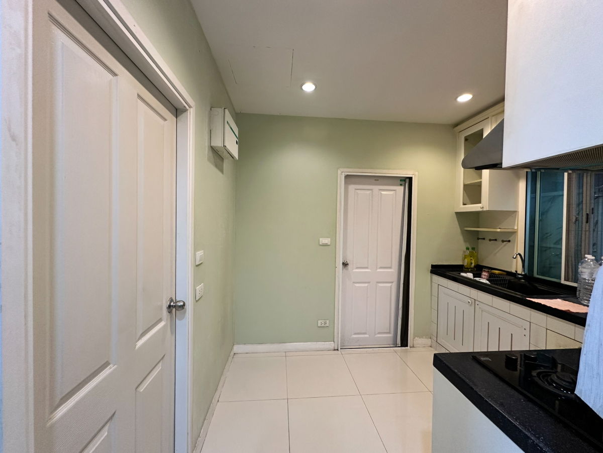 รูป ให้เช่าบ้านดอนเมือง ซอยโกสุมรวมใจ 45 ใกล้สนามบินดอนเมือง - รูปที่ 11/28