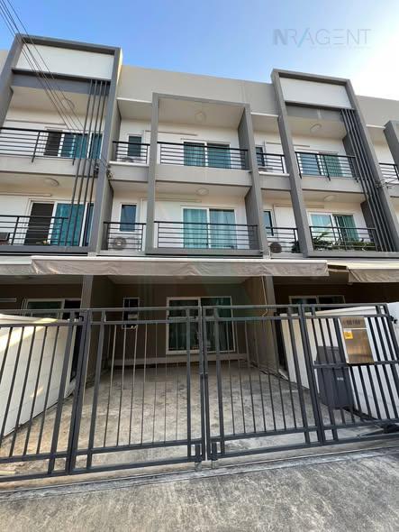 Townhouses for sale : 📌 For Sell Town house BAAN KLANG MUANG SUANLUANG 3-story 3 bedroom 3 bathroom