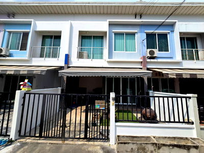 Townhouses for sale Pracha Uthit Road : For Sale Townhome Pleno suksawad 30