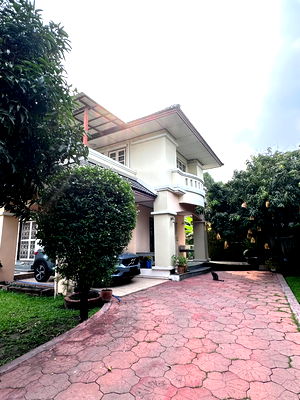 Houses for sale วิทยาลัยเทคนิคปทุมธานี : Two-story detached house with 3 bedrooms and 3 bathrooms.
