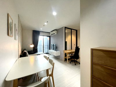 ขายคอนโด : Life Asoke Rama 9 2BR Condominium for Sale